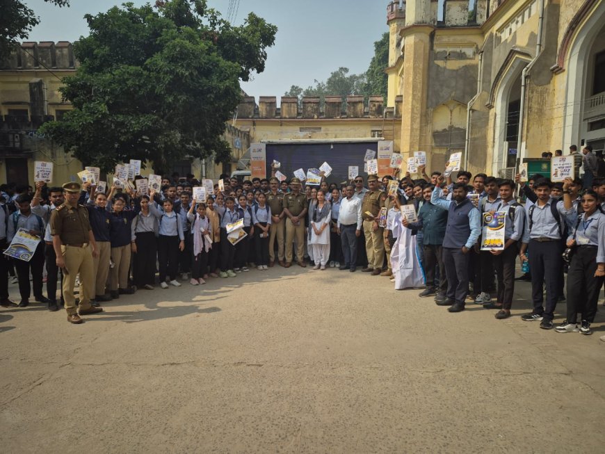 आगरा कॉलेज में डायल 112 जागरूकता अभियान, नाटक के जरिए छात्रों को दिया सुरक्षा संदेश
