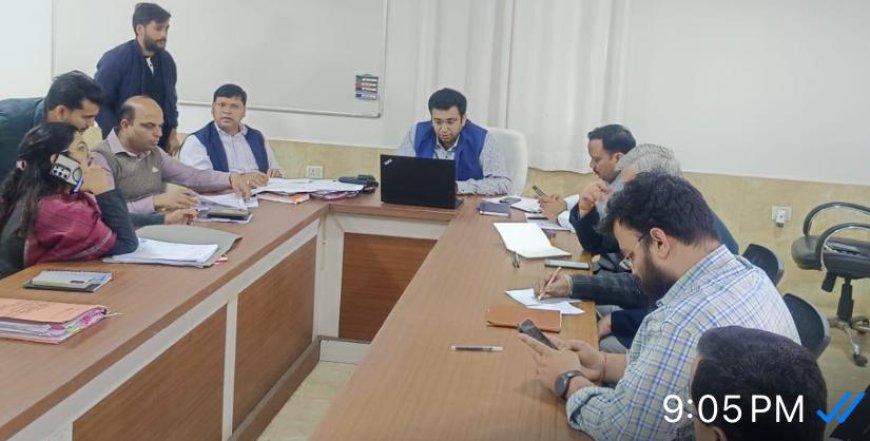 2026 वोटर लिस्ट अपडेट की बड़ी मुहिम, आगरा में बीएलओ कर रहे डोर–टू–डोर सत्यापन