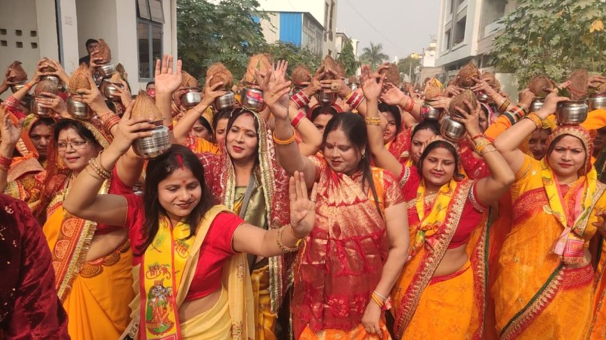 श्रीहरि भक्ति में रंगी अवधपुरी  की कलश यात्रा, भजनों, पुष्पवर्षा और वैदिक मंत्रों संग श्रद्धा का विराट संगम