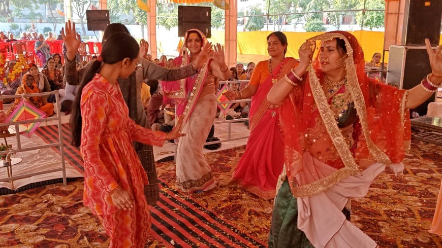 कृष्ण–रस में डूबा आगरा: नन्दोत्सव, भजन और बाल लीलाओं से गूंजा श्रीमदभागवत  कथा–स्थल