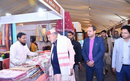 लखनऊ खादी महोत्सव-2025 बना सुपरहिट, कारोबार पहुंचा  ₹3.20 करोड़
