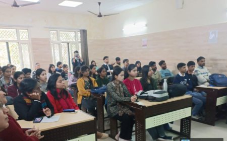 सशक्त युवा, उज्ज्वल भविष्य- आंबेडकर विश्वविद्यालय के बायोटेक विभाग में करियर काउंसलिंग सत्र ने बढ़ाया छात्रों का आत्मविश्वास