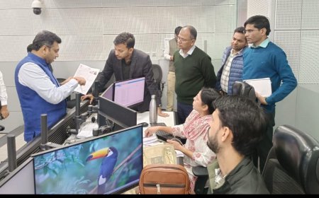 मतदाता सूची पुनरीक्षण पर डीएम सख्त,आगरा की शहरी विधानसभाओं में ‘कॉम्बिंग ऑपरेशन’, हर घर तक पहुंच अनिवार्य