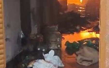 आगरा में गैस सिलेंडर लीक होने से श्याम विहार में घर-दुकान जलकर राख, 20 लाख से अधिक का नुकसान