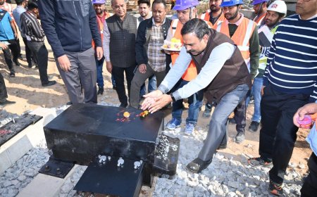 आगरा मेट्रो के विस्तार कार्य में बड़ी प्रगति, डिपो में पहली पॉइंट मशीन इंस्टॉल, सिग्नलिंग सिस्टम की रफ्तार हुई तेज