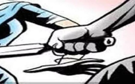 आगरा में परीक्षा के दौरान स्कूल में घुसा युवक, शिक्षक पर धारदार हथियार से हमला,  मची  अफरा-तफरी