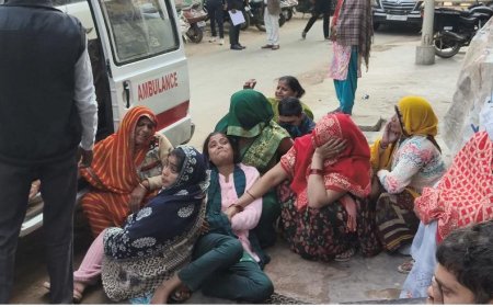 आगरा में प्रसूता की मौत पर बवाल, डिलीवरी के बाद बिगड़ी हालत, रेफर करने में लापरवाही का आरोप