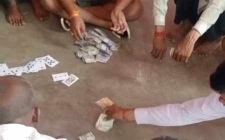 ताश की बाजी और पैसों की बारिश, न्यू आगरा पुलिस की रेड में 1.30 लाख के साथ 5 गिरफ्तार