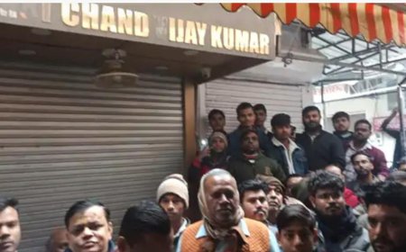 47 घंटे की आयकर छापेमारी से व्यापारियों में उबाल, एपी ज्वेलर्स पर कार्रवाई के विरोध में आगरा का सर्राफा बाजार बंद