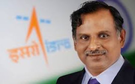 इसरो के ब्लूबर्ड-2 सैटेलाइट लॉन्चिंग की उल्टी गिनती, तिरुमला मंदिर पहुंचे इसरो चीफ