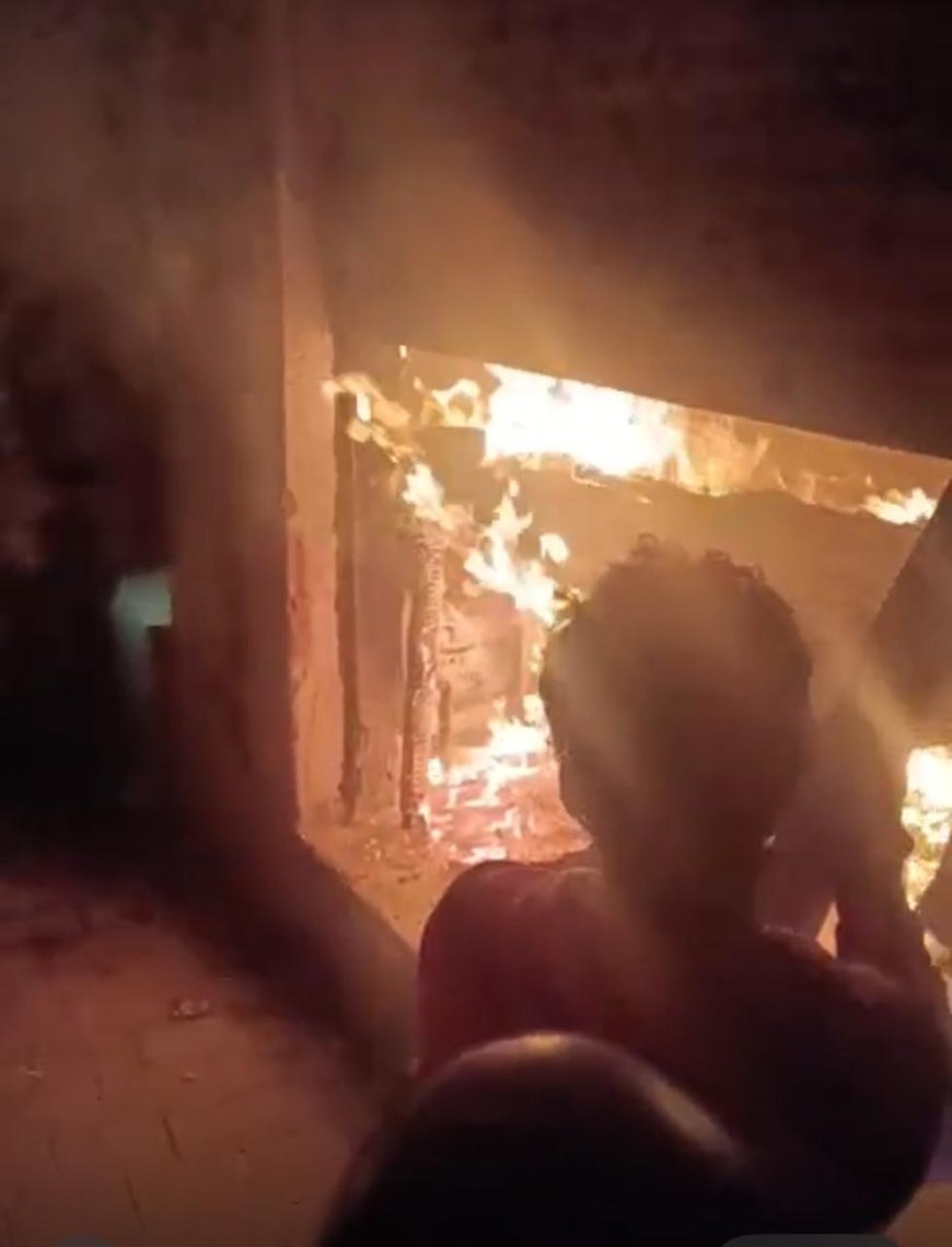 बाह में ड्राई क्लीन दुकान में अचानक आग, फायरब्रिगेड की तत्परता से बड़ा हादसा टला