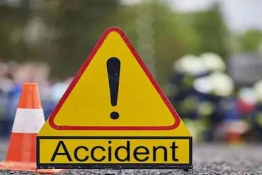 आगरा–फतेहाबाद रोड पर भीषण टक्कर, प्राइवेट बस ने ऑटो को रौंदा, दो की दर्दनाक मौत, कई गंभीर घायल