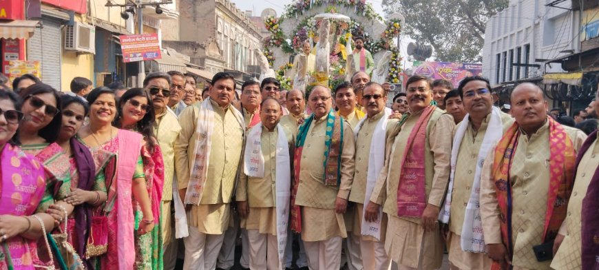 श्री गिरिराज जी छप्पन भोग महोत्सव की आमंत्रण यात्रा में भक्ति, परंपरा और उल्लास का संगम