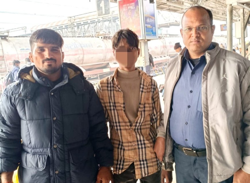 हरियाणा में यातना का शिकार हुए किशोर को ट्रेन से किया गया रेस्क्यू, चाइल्ड राइट्स एक्टिविस्ट नरेस पास ने जीआरपी के सहयोग से चाइल्ड लाइन को सौंपा
