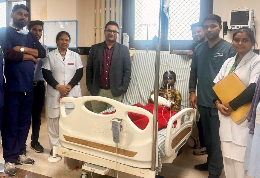नन्हें हाथ को मिली नई जिंदगी, एसएन मेडिकल कॉलेज में जटिल सर्जरी से 6 वर्षीय बच्चे का हाथ बचाया गया