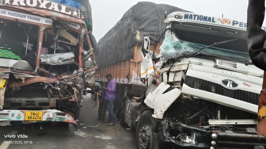 घने कोहरे ने बढ़ाया खतरा, रायभा के पास दक्षिणी बाइपास पर तीन ट्रक भिड़े, दो घायल