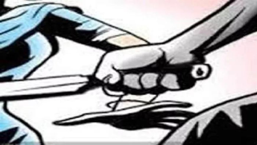 आगरा में परीक्षा के दौरान स्कूल में घुसा युवक, शिक्षक पर धारदार हथियार से हमला,  मची  अफरा-तफरी