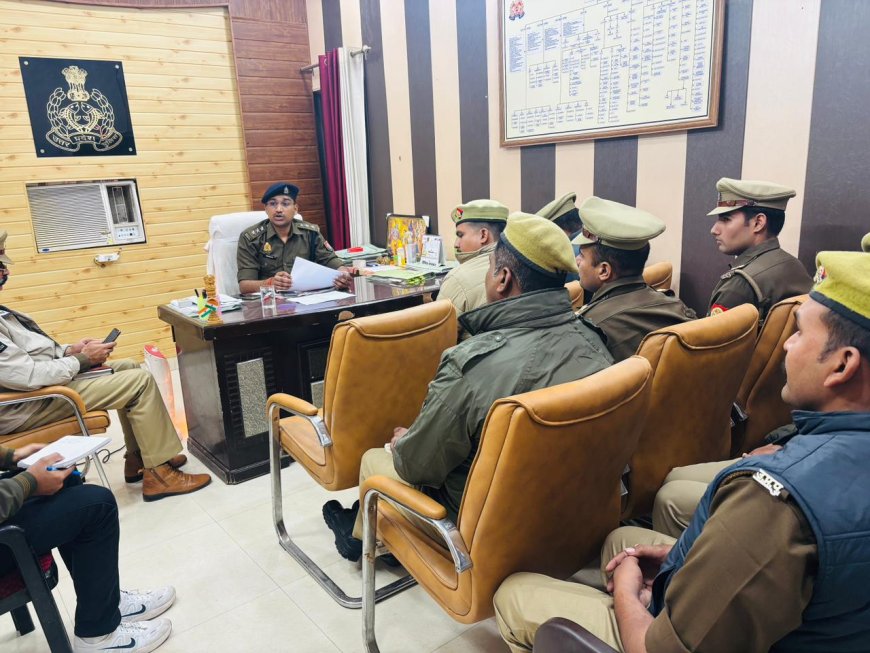 कोहरे में लापरवाही पड़ेगी भारी: आगरा ट्रैफिक पुलिस का सख्त अलर्ट, नियम तोड़ने वालों पर कसेगा शिकंजा