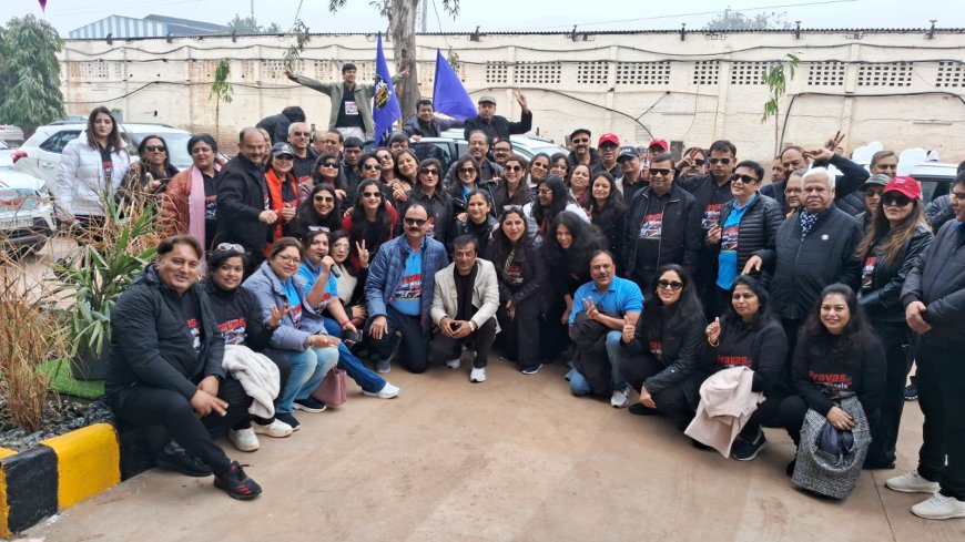 सड़क सुरक्षा के संदेश के साथ आगरा में निकाली गई ‘प्रयास ऑन व्हील्स’ कार रैली