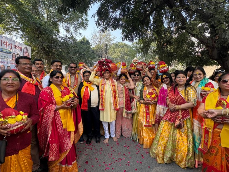 आगरा में हरिनाम संकीर्तन और शंखनाद के बीच 251 कलशों संग निकली दिव्य कलश यात्रा, शुरू हुई  श्रीमद्भागवत महापुराण कथा