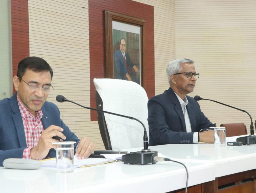 मण्डलायुक्त की अधिकारियों को दो टूक, उद्योग, निवेश और रोजगार योजनाओं में शत-प्रतिशत प्रगति सुनिश्चित करें