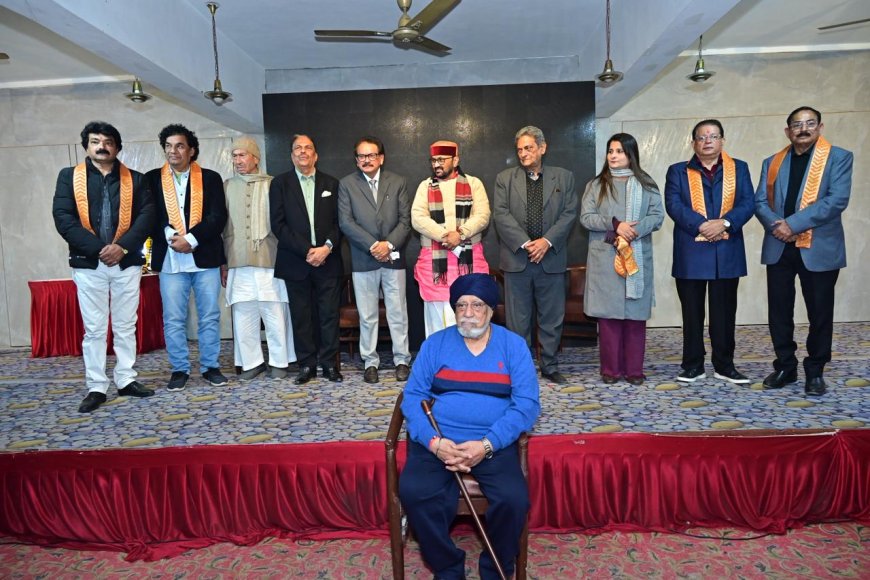 ‘बंटवारे का दर्द’ के प्रीमियर शो में भावुक हुआ आगरा, परदे पर जीवित हुआ बंटवारे का असह्य दंश, भारत माता के जयकारों से गूंजा हॉल