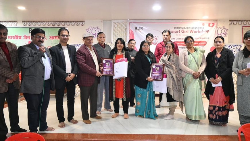 आत्मविश्वास, संवाद और नेतृत्व की सीख से सजी ‘स्मार्ट गर्ल वर्कशॉप’, आगरा में हुआ समापन
