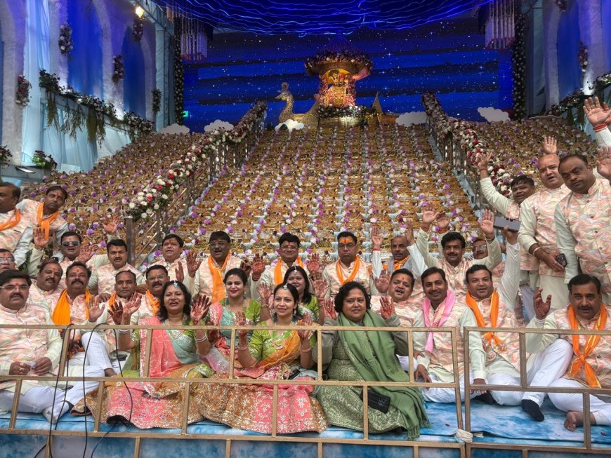 श्री गिरिराज जी सेवा मंडल परिवार का छप्पन भोग महोत्सवः नीले नभ के नीचे वैकुंठ अवतरित, स्वर्ण हंस रथ पर विराजे गिरिराज महाराज