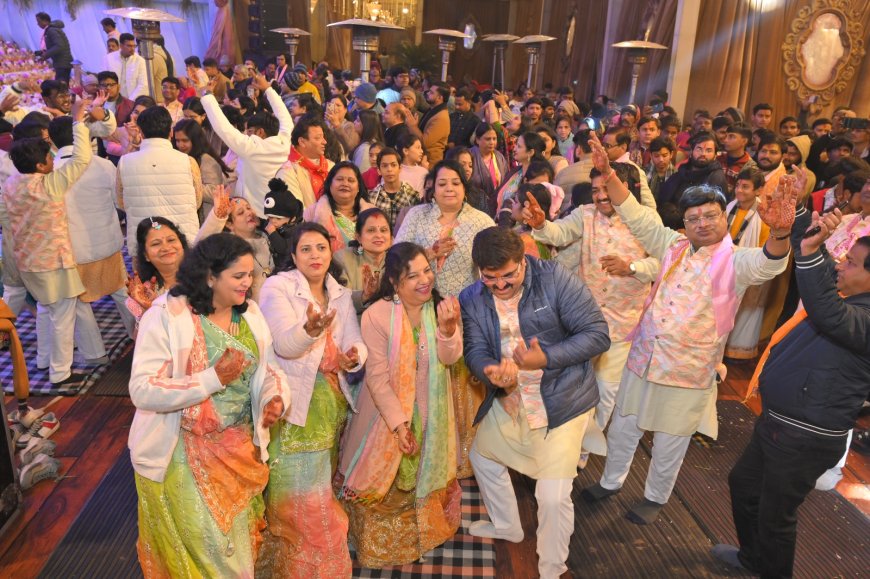 नैनन में नींद समा गई…करुण धुन पर शयन को पधारे गिरिराज धनी, छप्पन भोग महोत्सव की भावमयी पूर्णाहुति