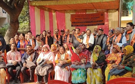 कड़ाके की सर्दी में मानवता की गर्माहट: आगरा में क्षत्रिय सभा ने जरूरतमंदों में बांटे कंबल