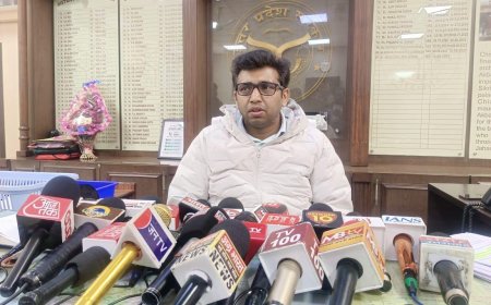 18 जनवरी को हर बूथ पर पढ़ी जाएगी वोटर लिस्ट, आगरा में विशेष पुनरीक्षण अभियान