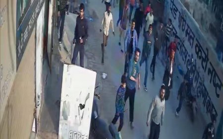आगरा में चाकू से जानलेवा हमला, युवक का जबड़ा कटा, लोगों ने हमलावर को दबोचा