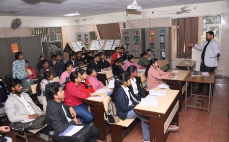 आगरा यूनिवर्सिटी में स्टार्टअप संस्कृति को मिला नया मंच, छात्रों के लिए शुरू हुआ अवेयरनेस प्रोग्राम