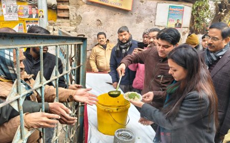 बरेली कलेक्ट्रेट में सनातन उत्सव, खिचड़ी भोज ने रचा समरसता का संगम