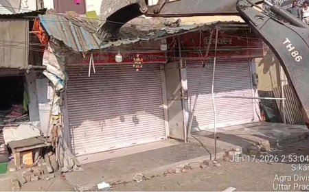 सिकंदरा में अतिक्रमण पर बुलडोजर एक्शन, हाईवे से फुटपाथ तक साफ