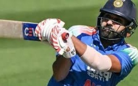 फ्लॉप पारी, फिर भी कीर्तिमान: भारतीय सरजमीं पर 100 वनडे खेलने वाले छठे खिलाड़ी बने रोहित शर्मा, तीसरे वनडे में कीवियों ने जमकर रन बरसाए, भारत को मिला है 338 रनों का लक्ष्य