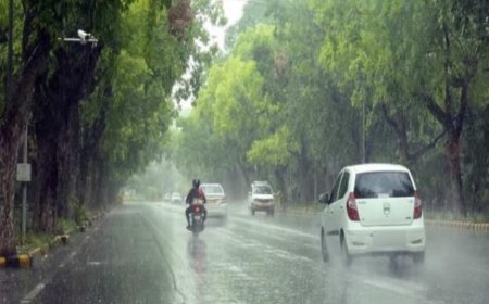 आगरा में मौसम ने फिर बदली करवट, तेज़ बारिश और ठंड ने बढ़ाई परेशानी