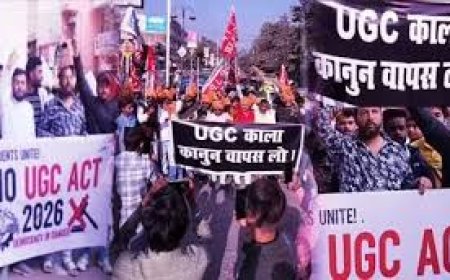 यूजीसी के नए नियम पर बवाल बढा, दिल्ली में प्रदर्शन, सुप्रीम कोर्ट में याचिका