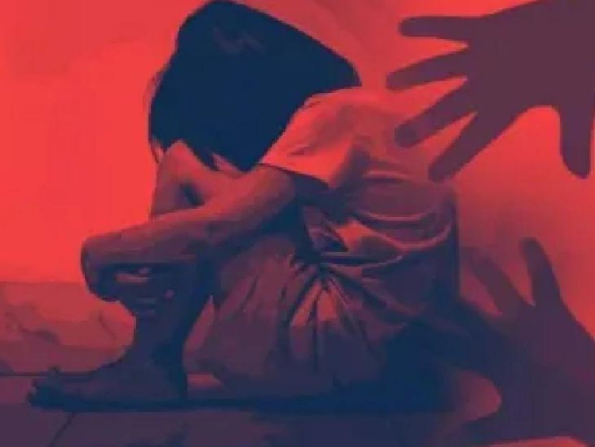 अंधविश्वास की आड़ में दरिंदगी और ठगी, किशोरी से छेड़छाड़, तीन लाख की वसूली का आरोप