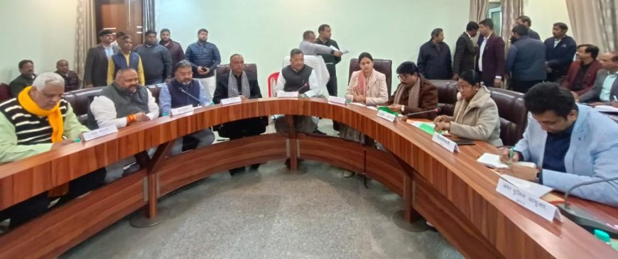 आगरा में टूरिस्ट फ्रेंडली फैसला, अब होटल-रेस्टोरेंट और खान-पान की दुकानें रात 12 बजे तक खुलेंगी