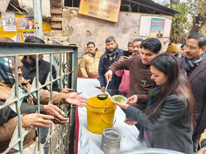 बरेली कलेक्ट्रेट में सनातन उत्सव, खिचड़ी भोज ने रचा समरसता का संगम