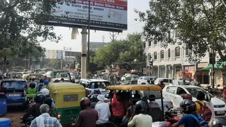 जाम में कैद आगरा, जनता त्रस्त और प्रशासन बेपरवाह, सड़क पर उतरेगी समाजवादी पार्टी