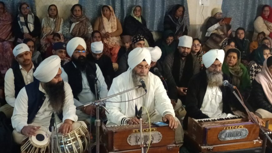 अमर शहीद बाबा दीप सिंह की जयंती पर गूंजा गुरुद्वारा साहिब, कीर्तन समागम में संगत हुई निहाल