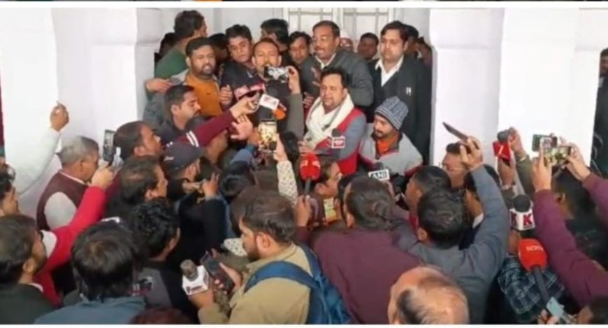 बरेली के सिटी मजिस्ट्रेट पद से इस्तीफे के बाद निलंबन, धरना और अब सियासी संकेत: अलंकार अग्निहोत्री प्रकरण में अफसरशाही, योगी सरकार और ब्राह्मण राजनीति की खुलती परतें