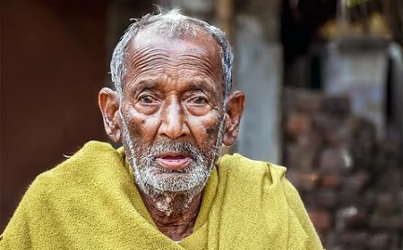 आगरा में फिर बंद दरवाज़े के पीछे बुझी एक बुज़ुर्ग की ज़िंदगी, वृद्धाश्रम की बढ़ती ज़रूरत और बदलते पारिवारिक-सामाजिक ढांचे पर गहरे सवाल खड़े कर गई है यह मौत