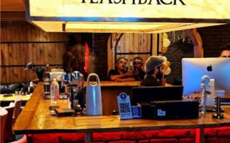 बरेली के फ्लैशबैक रेस्टोरेंट की लिफ्ट में आधे घंटे तक कैद रहे दस मासूम, चीख-पुकार से हड़कंप, दरवाजा तोड़कर सुरक्षित निकाले गये