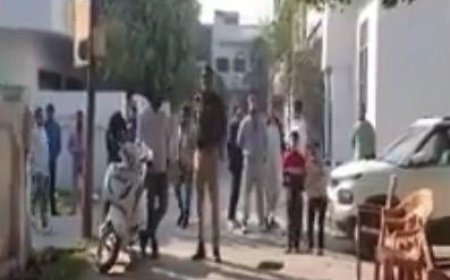 आगरा में दीवार बनी ‘धार्मिक बॉर्डर’, दशकों पुराना साथ टूटा, सवालों के घेरे में प्रशासन