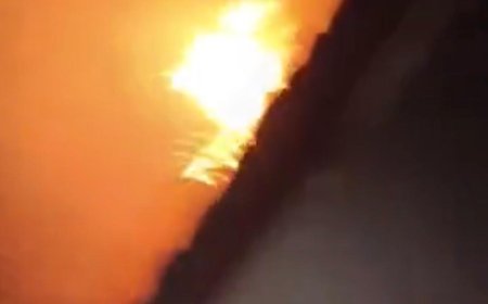 आगरा के उजरई में आधी रात धधका गारमेंट गोदाम, चार घंटे तक ग्रामीणों ने मोर्चा संभाला