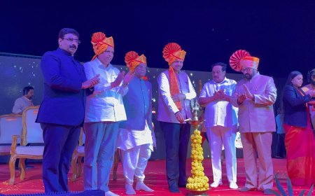 आगरा किले में शिव जयंती महोत्सव: महाराष्ट्र के सीएम फडणवीस बोले- अब मुगल नहीं, मराठा शौर्य पढ़ाया जाएगा, 2030 में छत्रपति की 400वीं जयंती पर पीएम मोदी को आगरा किला लाएंगे