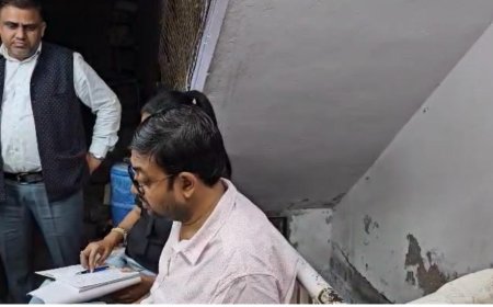 फव्वारा दवा बाजार में हड़कंप, औषधि विभाग का मेगा ऑपरेशन, 15 टीमों की एक साथ बड़ी छापेमारी